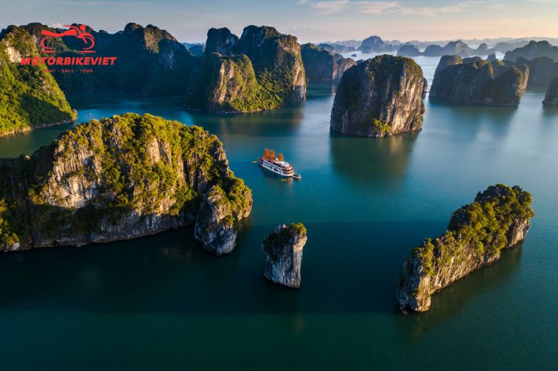 Discover vịnh Ha Long Bay (1)