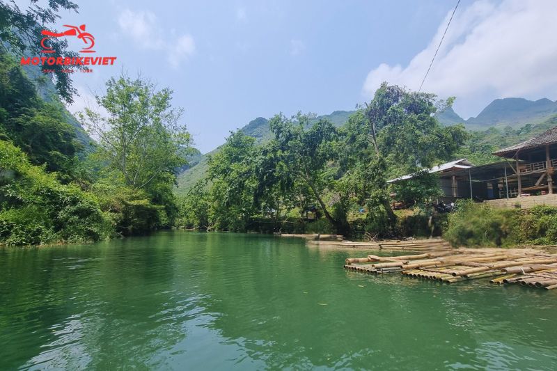 discover Ha Giang by motorbike (3)