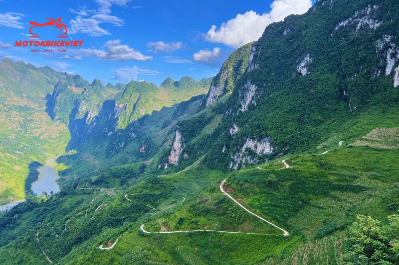 discover Ha Giang by motorbike (7)
