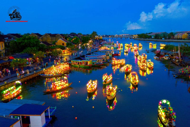 Hoi An Night Market is where visitors can easily find unique specialties