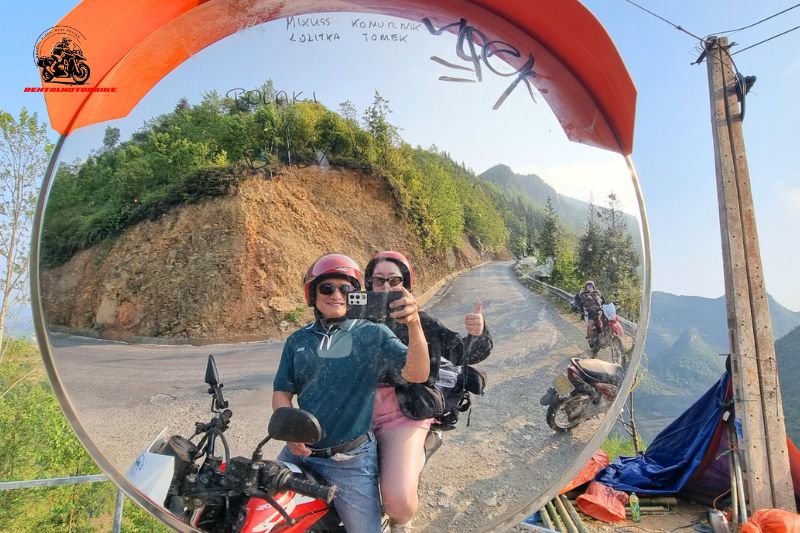 The tour guide can support English, lead you through beautiful roads