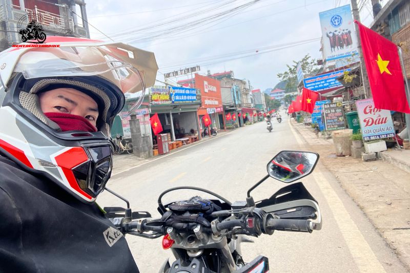 Always choose a standard-quality helmet