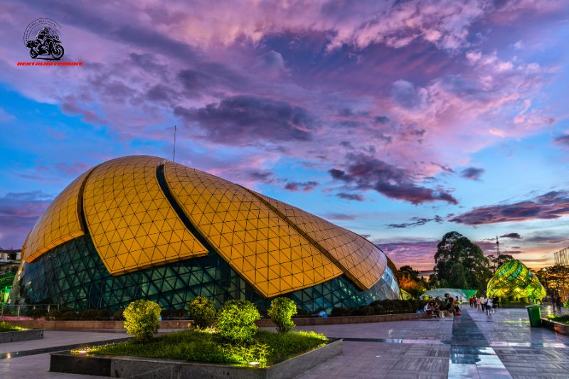 explore Dalat by motorbike