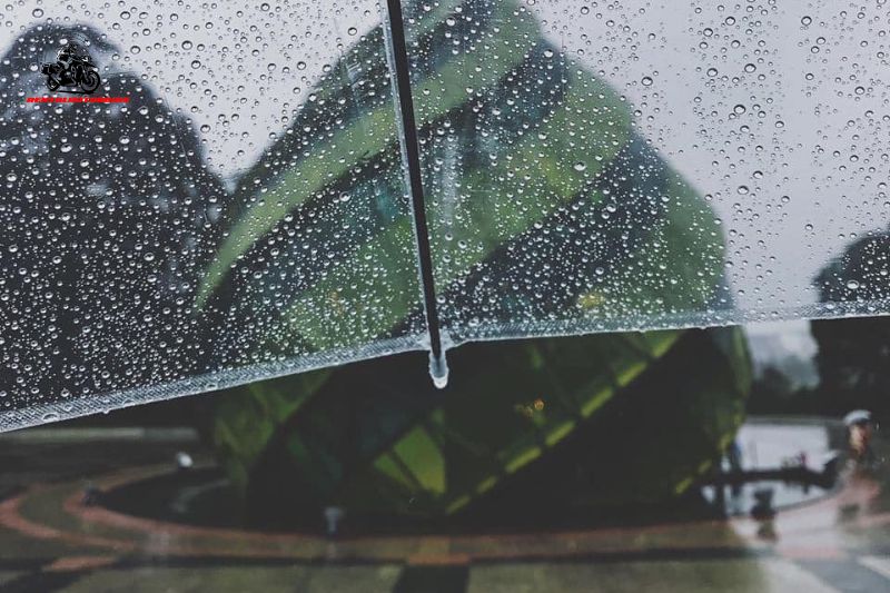 The rain usually lasts for 1-2 hours and then stops