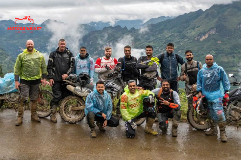 What can an english speaking motorbike guide hanoi reveal between the landmarks?